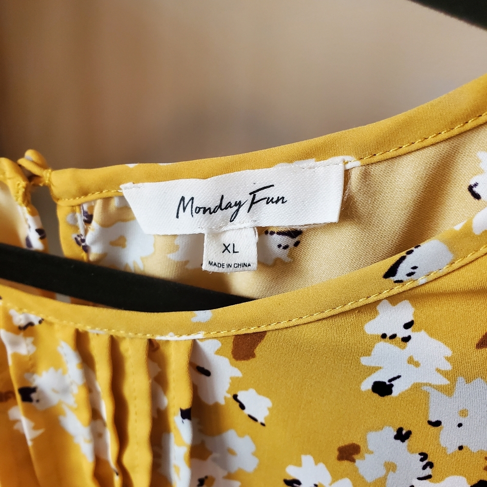 Spring Top - Picture 2 of 3